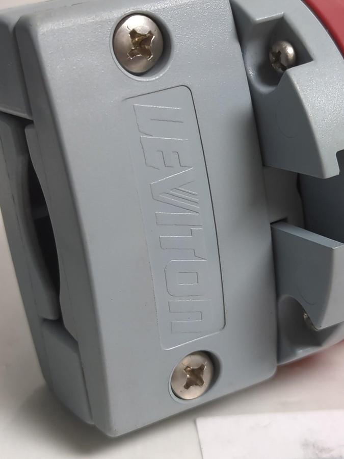 Used LEVITRON,4100P7W,WATER TIGHT PIN & SLEEVE PLUG 100A 3PH 480VAC PRE-OWNED