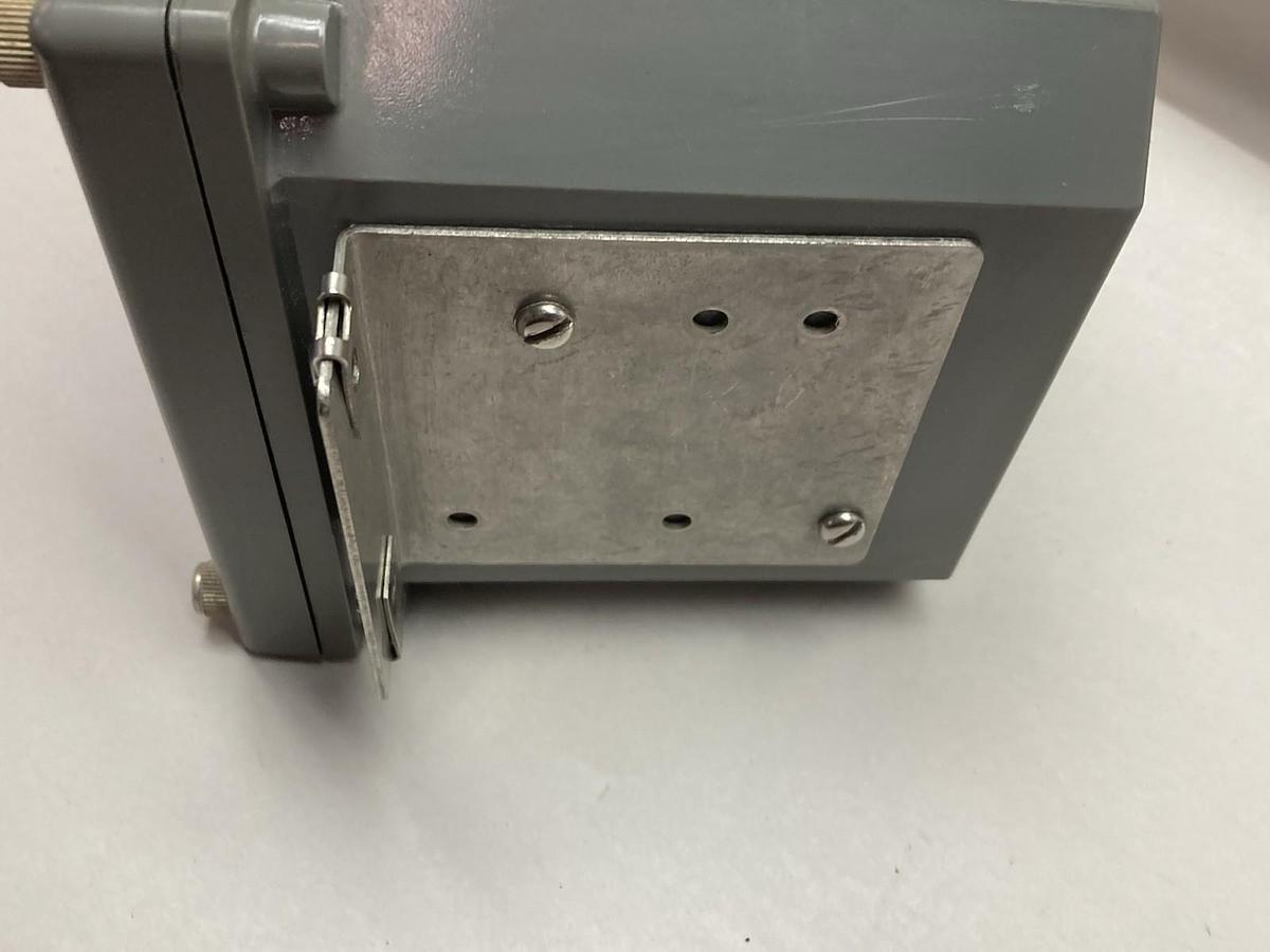 Used Great Lakes Instruments,Model 672R,Conductivity Analyzer 115Vac 50/60Hz