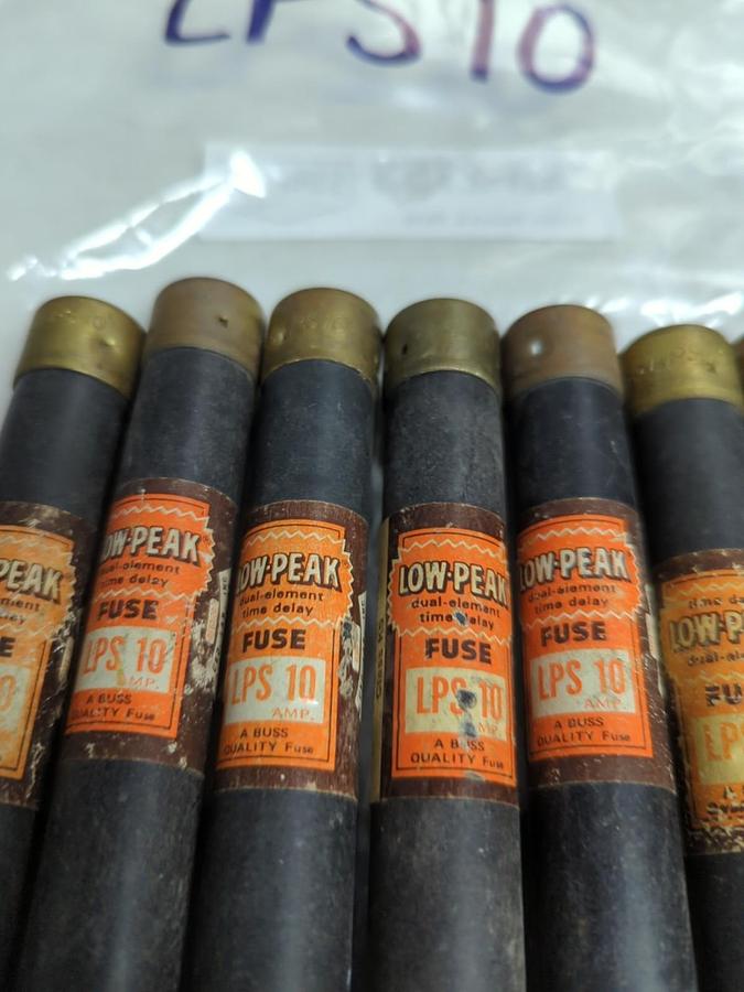 Used COOPER BUSSMANN,LPS-10,LOW-PEAK 10 AMP FUSE LOT OF 7 PRE-OWNED