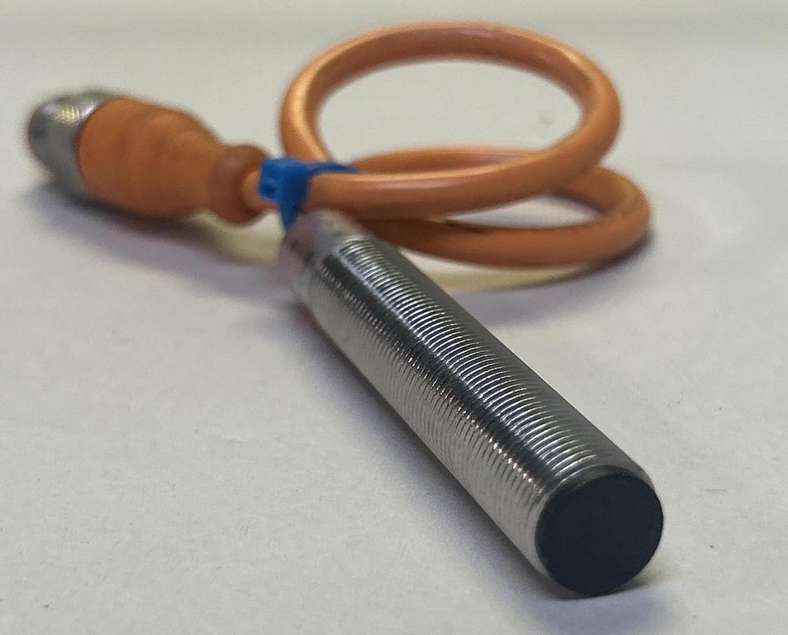 Used EATON,E57-12LE06-BP,INDUCTIVE PROXIMITY SWITCH