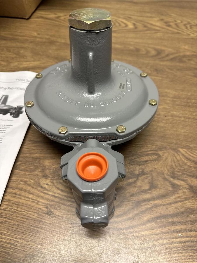 Fisher Controls,Y600A-144,OR 3/8" Outlet 1.2-2.5 PSI Pressure Reducing Regulator
