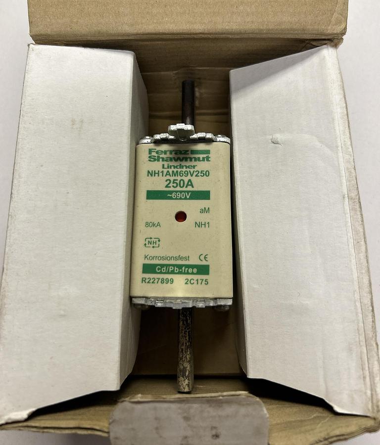 Used FERRAZ SHAWMUT,NH1AM69V250,FUSE 250A 690V NEW