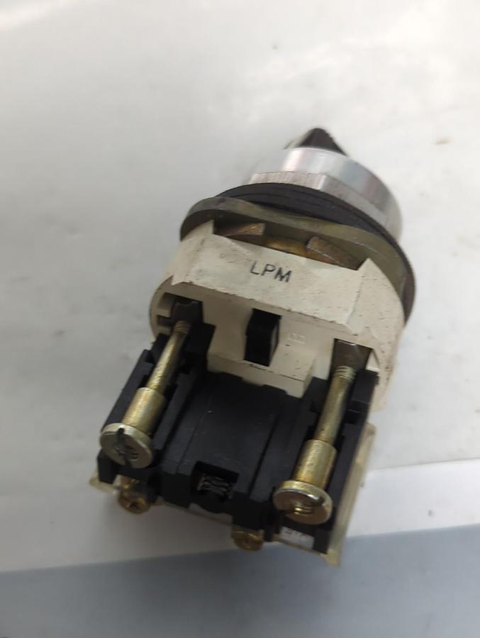 Used ALLEN BRADLEY,800T-H2,SERIES T SELECTOR SWITCH PRE-OWNED