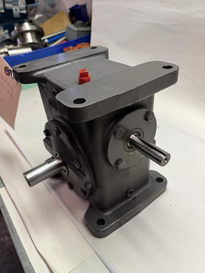 BROWNING,206U1-LR10,GEAR REDUCER INPUT 0.61HP 1750RPM RATIO 10:1