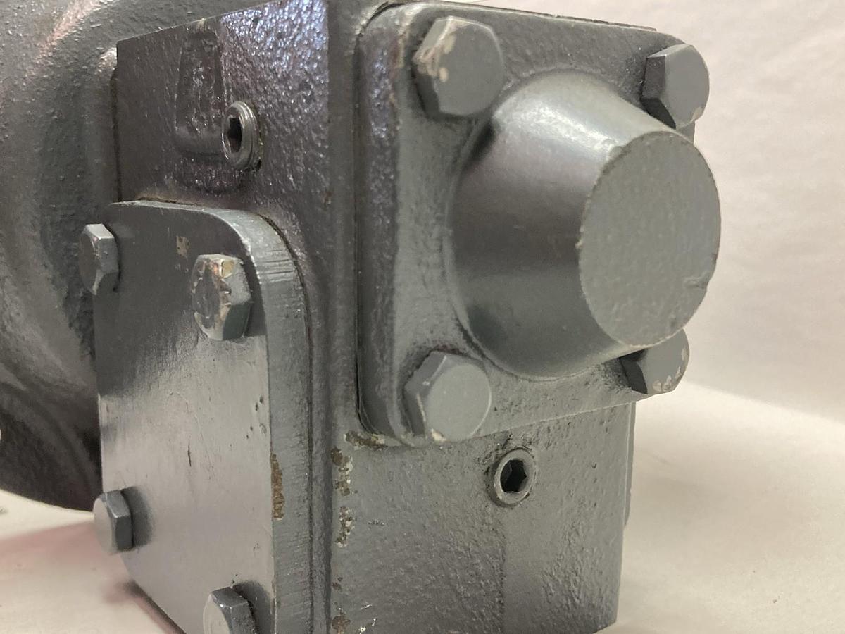 Hub City,02-20-21716-134,Gear Box Model 134 Ratio 40:1 Style B
