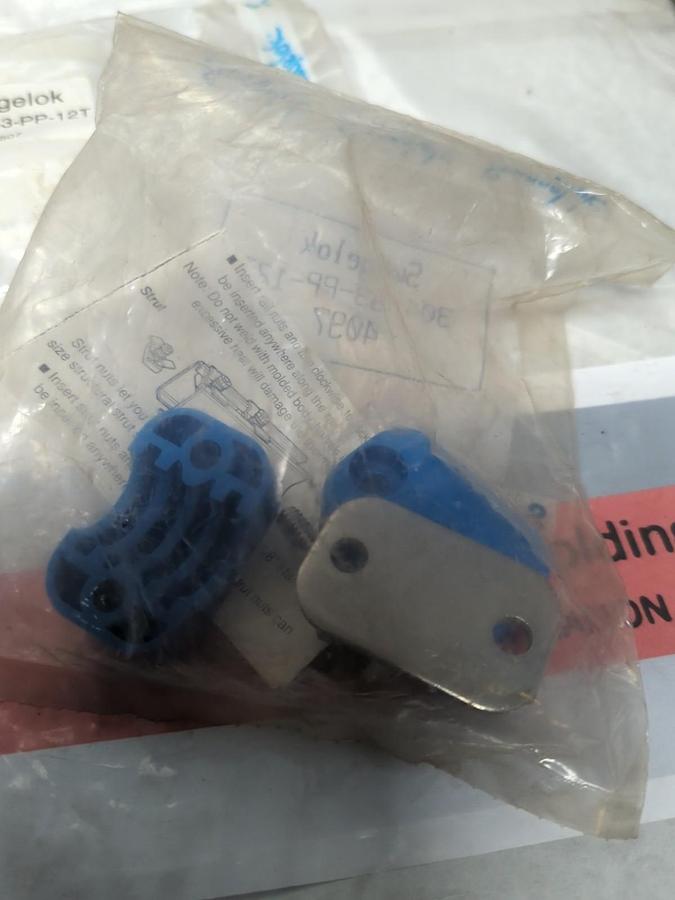 SWAGELOK,304-S3-PP-12T,SUPPORT KIT LOT OF 2 NOS