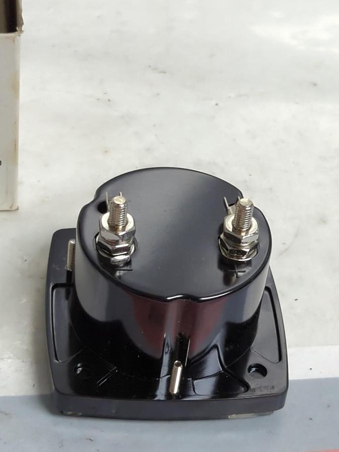 PC.S,ST70DC300MVU300ADC,PRESSURE GAUGE -300-300 DC AMPERES NOS