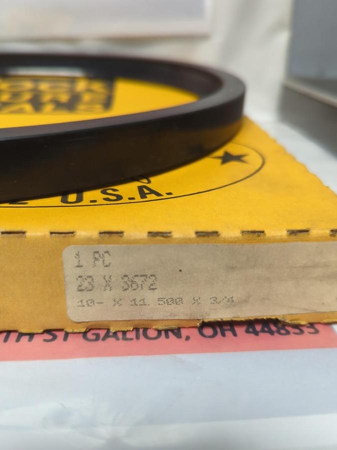 GARLOCK KLOZURE,23X3672,OIL SEAL 10 X 11.5 X 3/4 NOS
