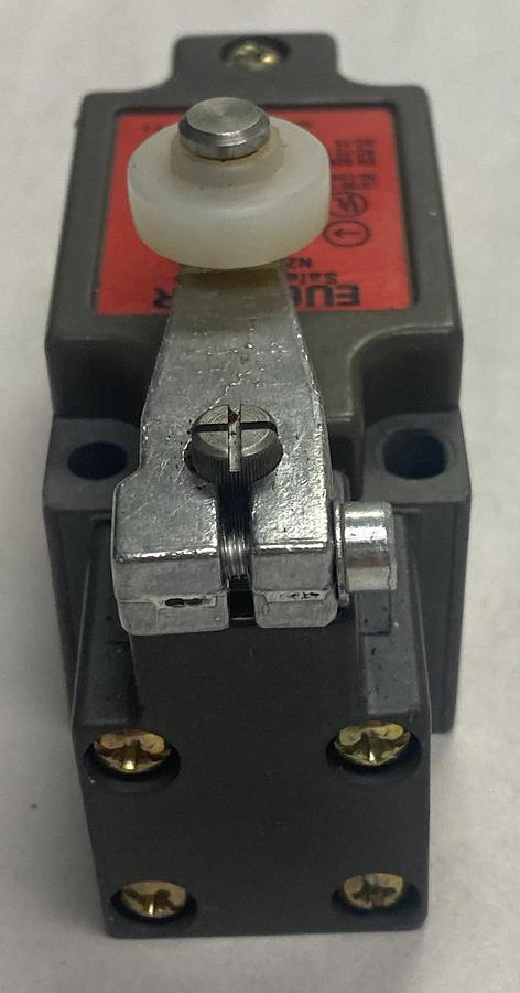 EUCHNER,NZ1HB-511,SAFETY SWITCH NOS