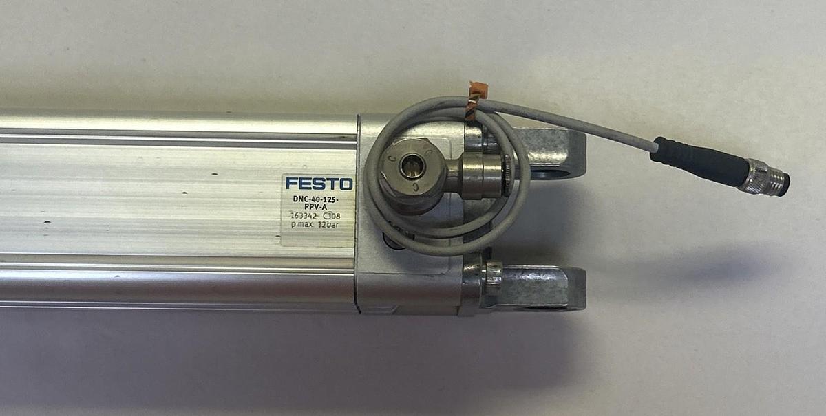 Used FESTO,DNC-40-125-PPV-A,PNEUMATIC CYLINDER