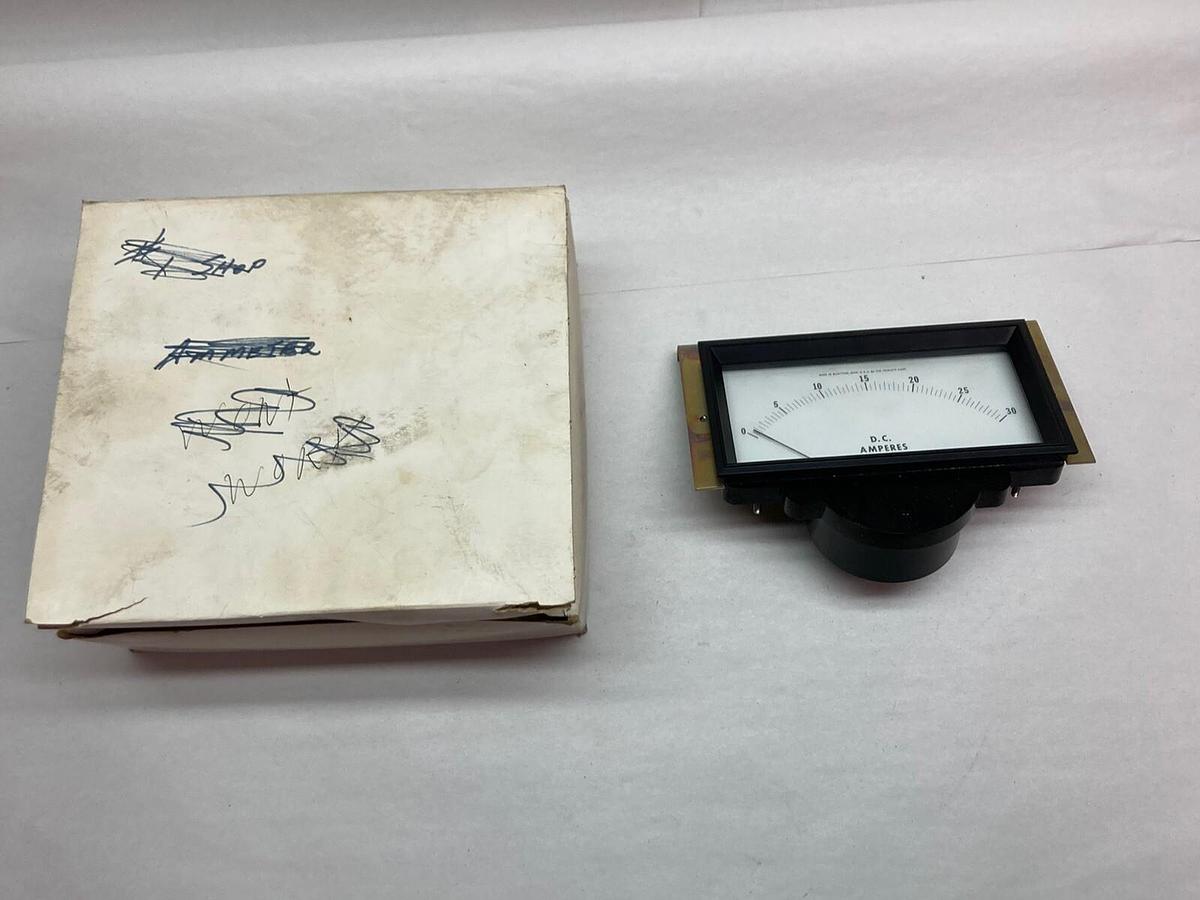 Triplett,520-GLB,D.C. Ampers Panel Meter 0-30 DCA