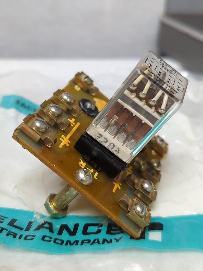 RELIANCE ELECTRIC,0-51486-17,RELAY SOCKET NOS