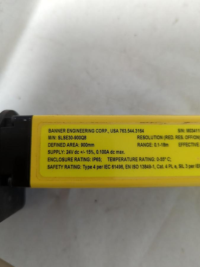 Used BANNER,SLSE30-900Q8,EZ-SCREEN LIGHT CURTAIN EMITTER PRE-OWNED