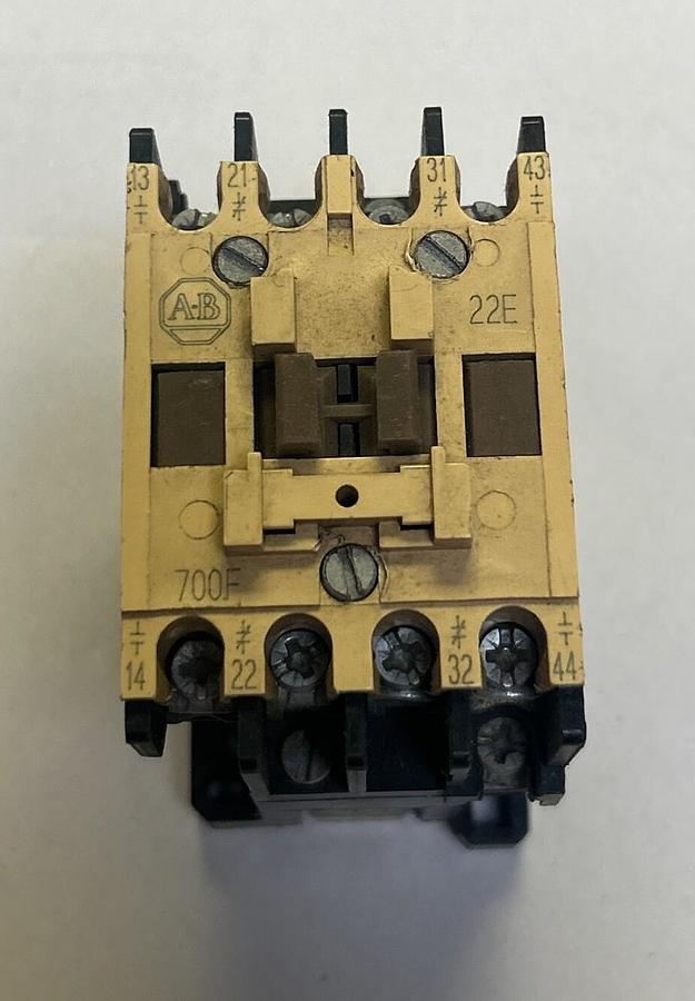 Used ALLEN BRADLEY,700-F220A1,CONTACTOR