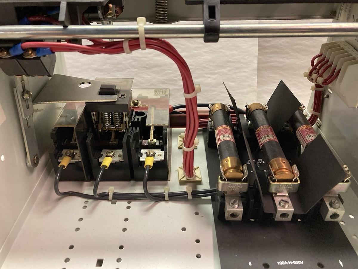 Used Cutler Hammer,30 Amps,12 INCH MCC Disconnect FUSED Feeder Bucket 60Hz 480V
