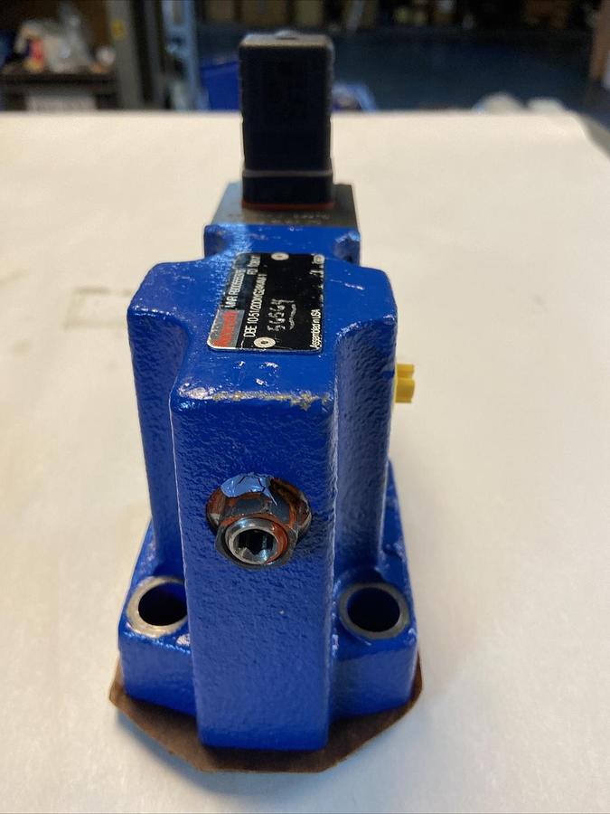 Used Rexroth,R900555376,Pressure Relief Valve DBE-10-51/200XYG24K4M-1