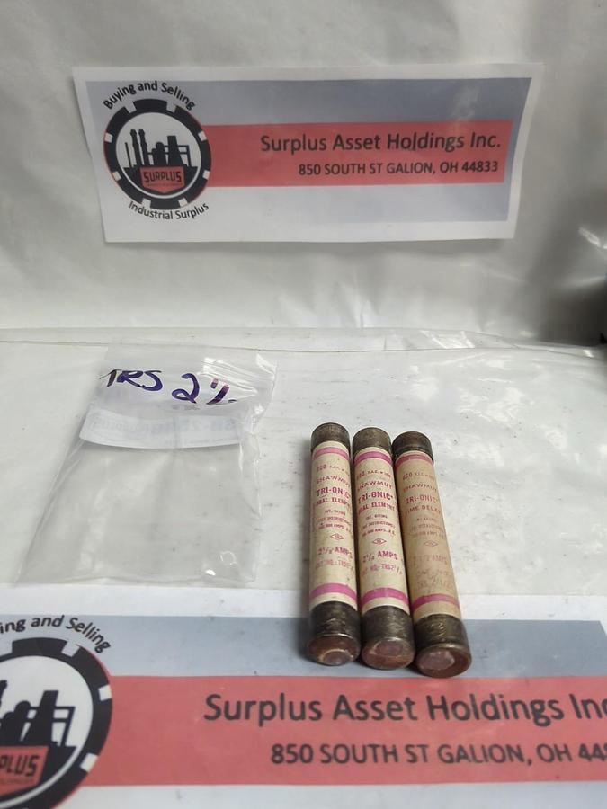 Used GOULD SHAWMUT,TRS2-1/2,TRI-ONIC 2-1/2 AMP FUSE LOT OF 3 PRE-OWNED