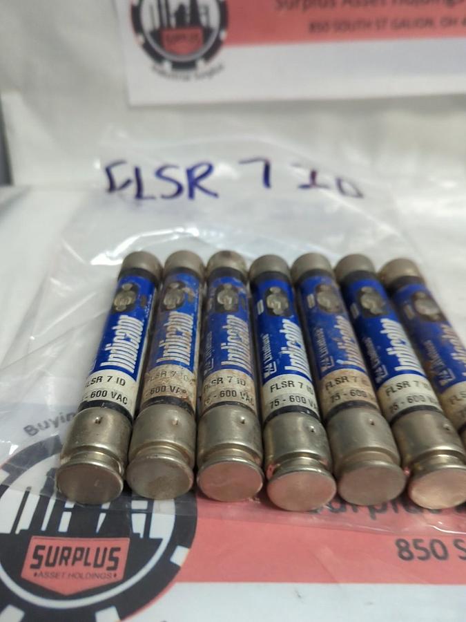 Used LITTELFUSE,FLSR7ID,INDICATOR 7 AMP FUSE LOT OF 7 PRE-OWNED