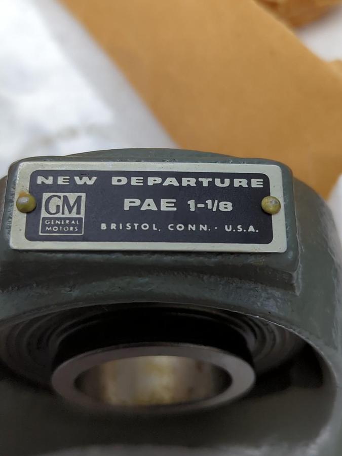 GM/NEW DEPARTURE,PAE 1-1/8,PILLOW BLOCK BEARING 1-1/8 IN BORE NOS