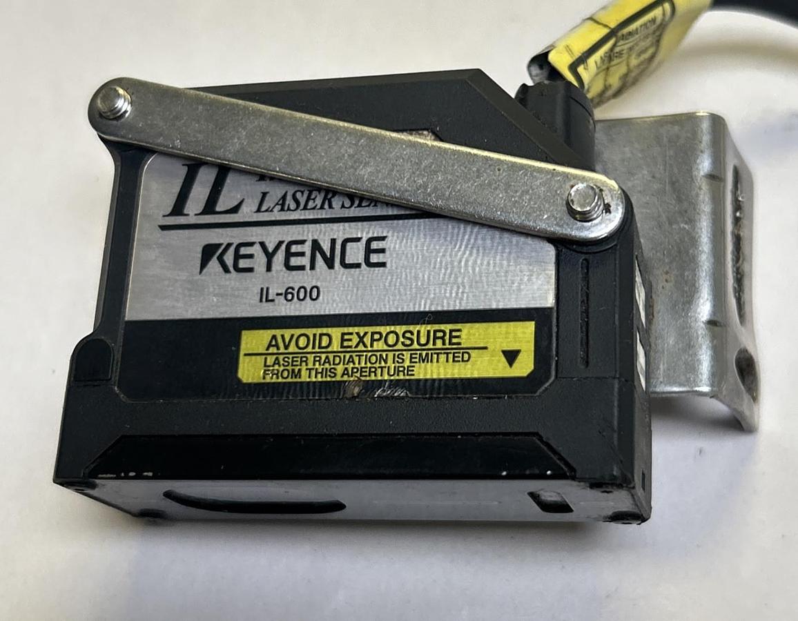 Used KEYENCE,IL-600,ANALOG LASER SENSOR