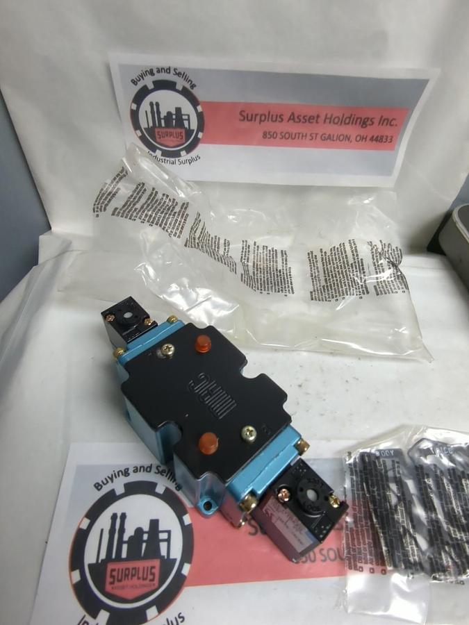 MAC VALVES,6533B-000-PM-111DA,SOLENOID VALVE 150 PSI NOS