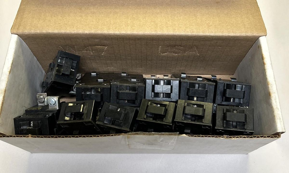 Used GOULD ITE,P130,PUSHMATIC CIRCUIT BREAKER 30A 120/240V 1P LOT OF 12
