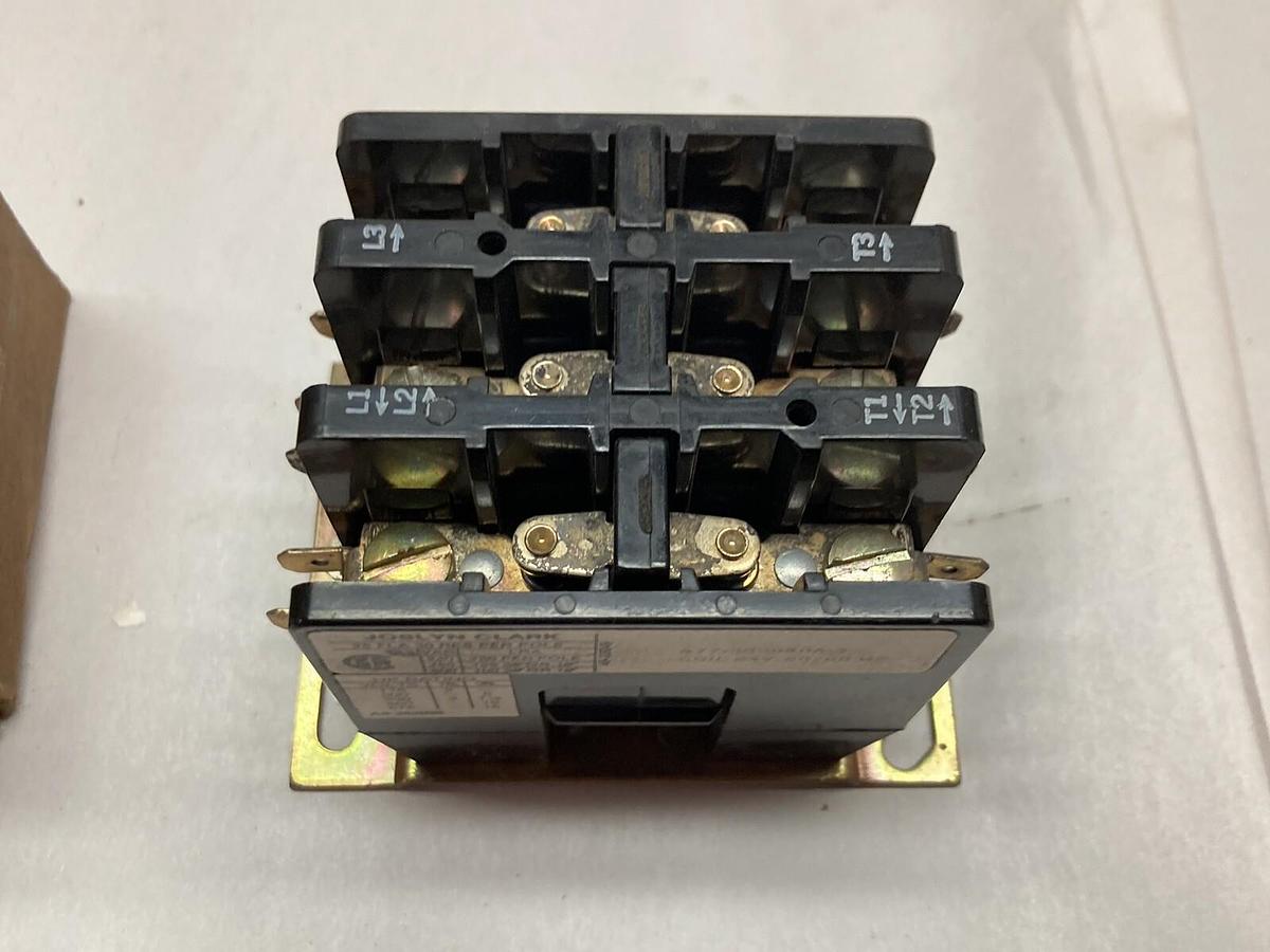 Joslyn Clark,DP3C253-24,3-Pole Definite Purpose Contactor 25A