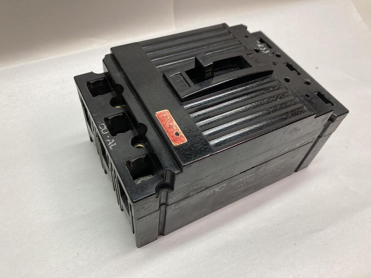 Used General Electric,TE132070,3-Pole Circuit Breaker 240Vac 10A