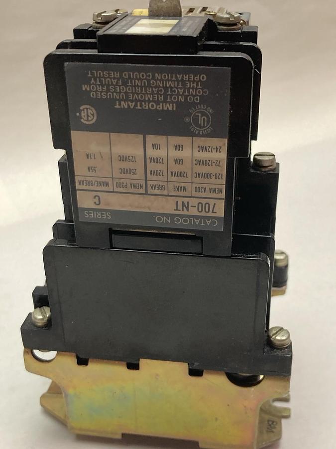 Used Allen-Bradley,700-NT400A1,Relay W/Pnuematic Time Delay Unit Ser C