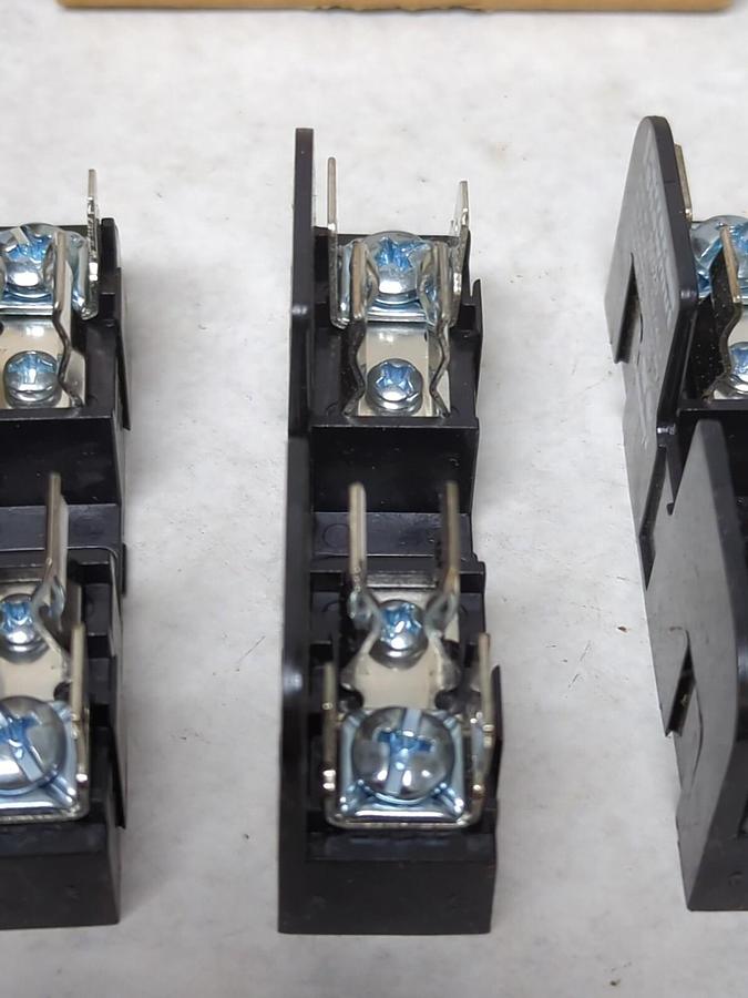 MERSEN,30320,FUSE BLOCK/HOLDER 600V 30A 1-POLE LOT OF 7 NOS