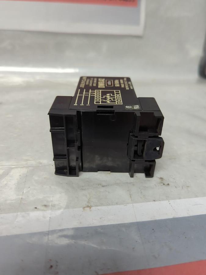 Used JOSLYN CLARK,DWR-A2,PHASE RELAY/SENSOR 440VAC 50/50 HZ PRE-OWNED