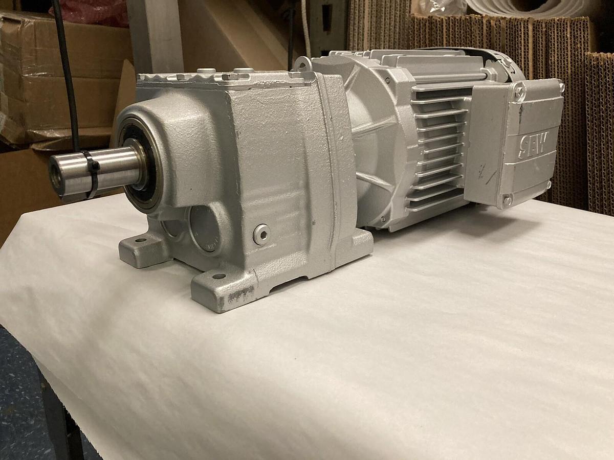 Used Sew-Eurodrive,R37 DRE80M4 1.5 S1 kW, Gearmotor 1740/184 RPM 277/480V
