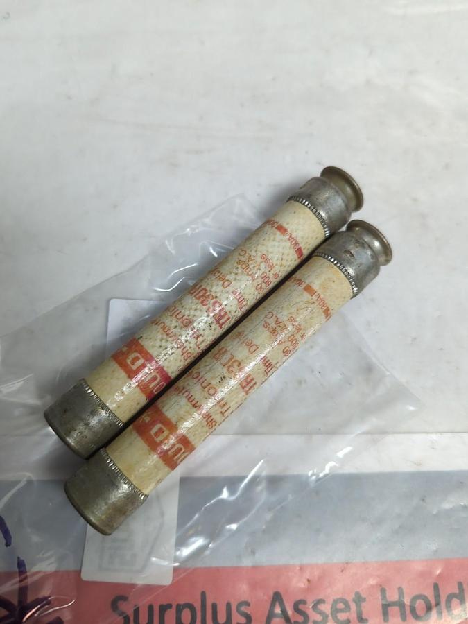 Used GOULD SHAWMUT,TRS-30R,TRI-ONIC 30 AMP FUSE LOT OF 2 PRE-OWNED
