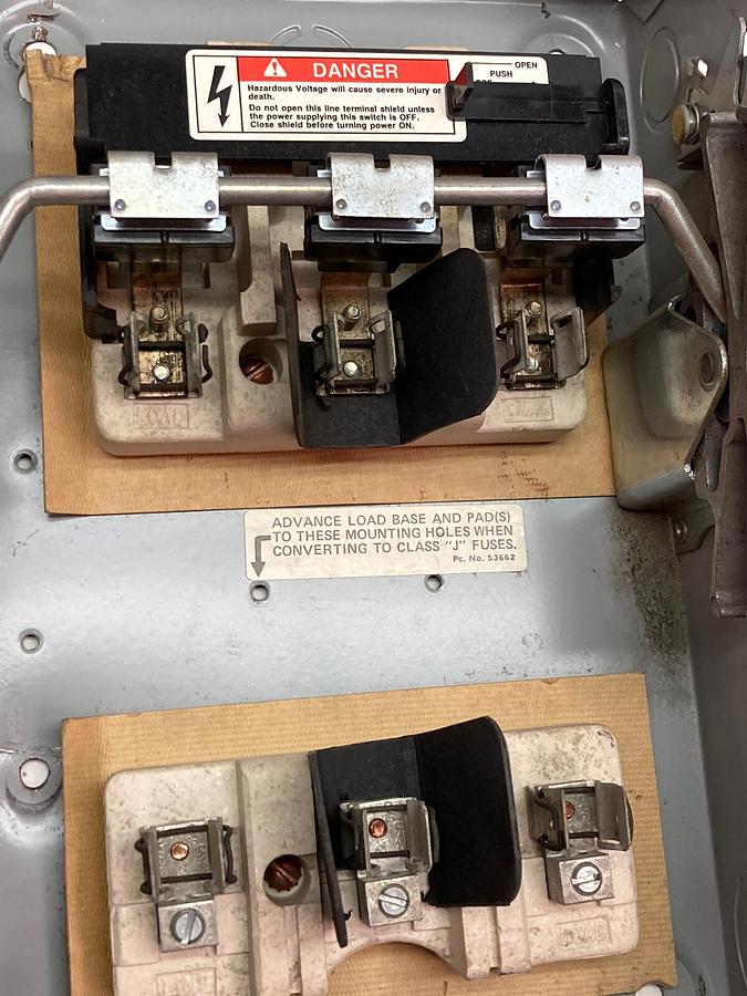 Used Siemens,F-351,Heavy Duty Enclosed Safety Switch Type 1 Series A 30A