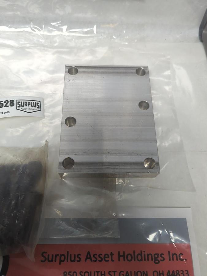 Used DAMAN,0498 AD08CPP,HYDRAULIC VALVE PLATE PRE-OWNED