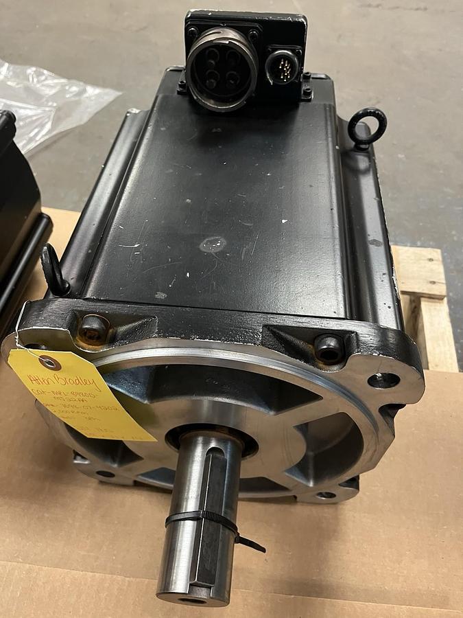 Used ALLEN BRADLEY,MPL-8980D-MJ22AA,SERVO MOTOR