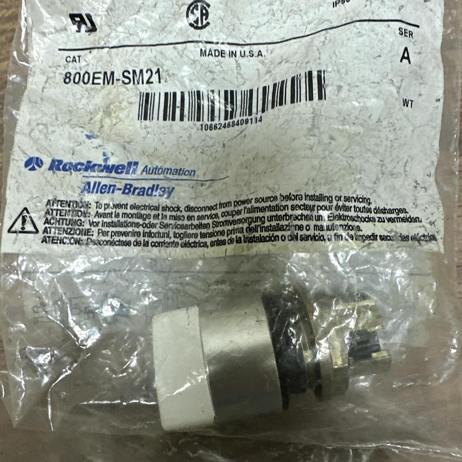 Used Allen Bradley,800EM-SM21,White 2 Position Switch