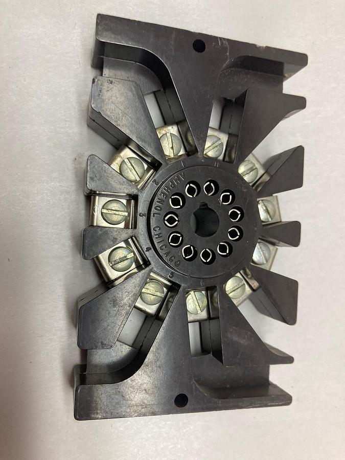 Used Amphenol,11-Pin,Octal Female DPDT Relay Socket