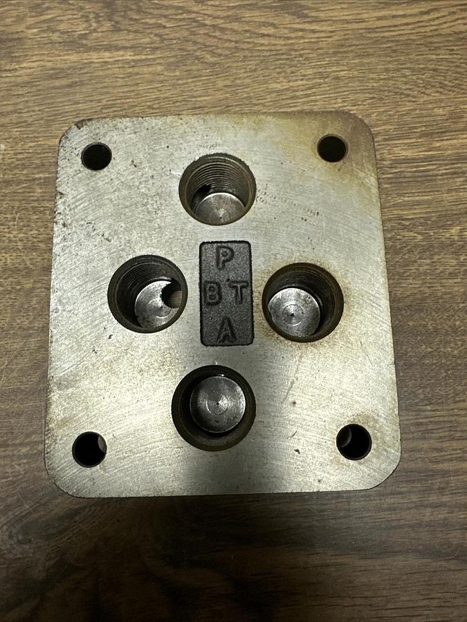 Vickers,316601,Hydraulic Valve Subplate
