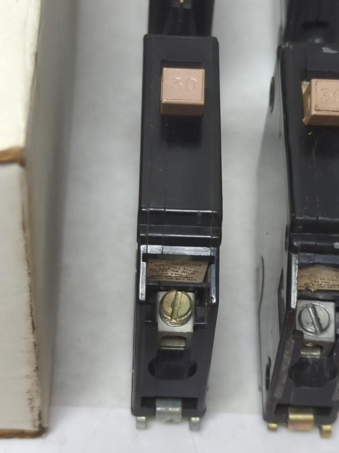 Used CUTLER-HAMMER,CH130,CIRCUIT BREAKER 30 AMP 1-POLE LOT OF 10 PRE-OWNED