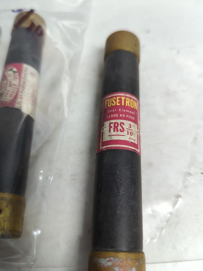 Used COOPER BUSSMANN,FRS3/10,FUSETRON FUSE 3/10 AMP LOT OF 3 PRE-OWNED