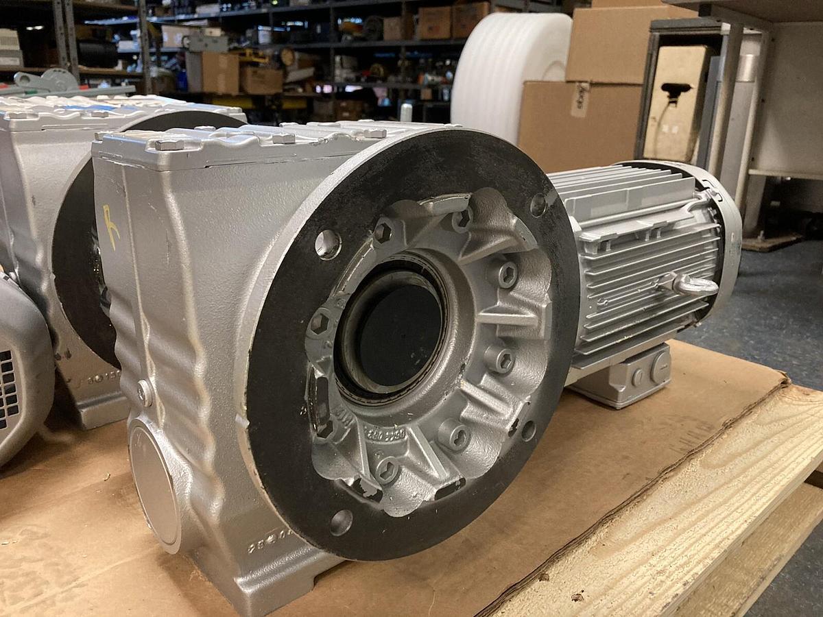 Sew Eurodrive,SAF77-DRN100LM4,Gearmotor Ratio 97.14  1456/15 RPM