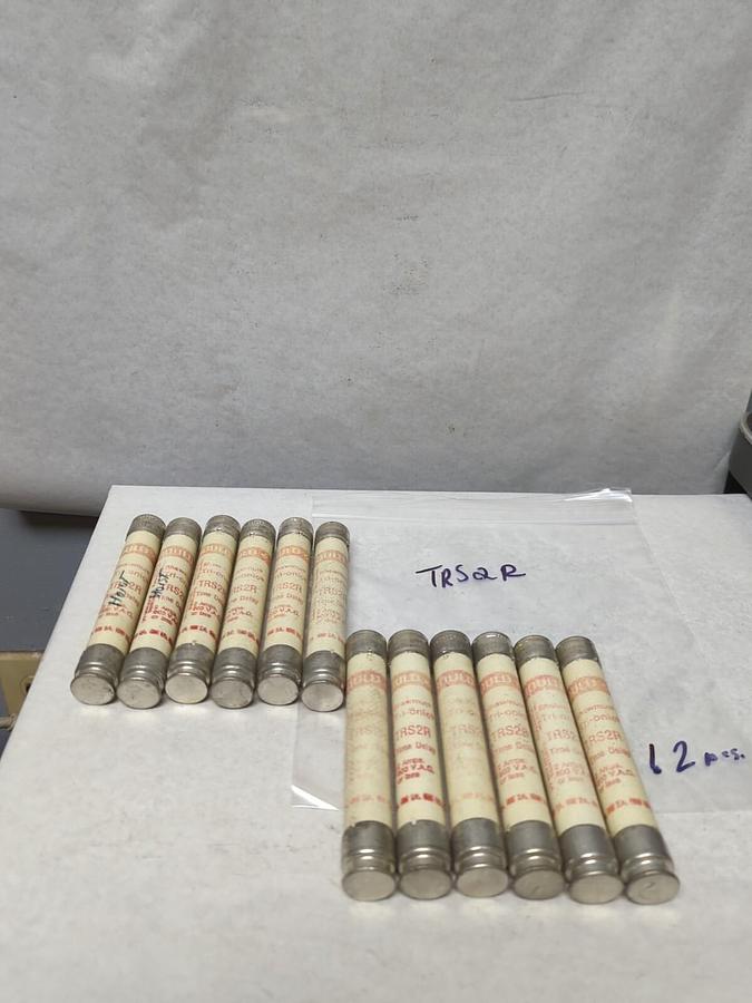 Used GOULD SHAWMUT,TRS2R,TRI-ONIC 2 AMP FUSE LOT OF 12 PRE-OWNED