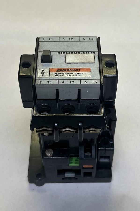 Used SIEMENS,CXL00*3,CONTACTOR SIZE 0