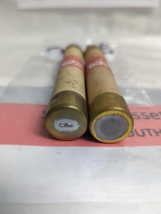 Used COOPER BUSSMANN,FRS-25,FUSETRON 25 AMP FUSE LOT OF 2 PRE-OWNED