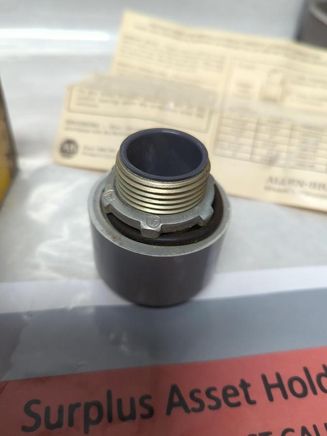 ALLEN BRADLEY,1490-N10,CONDUIT HUB 1 INCH NOS