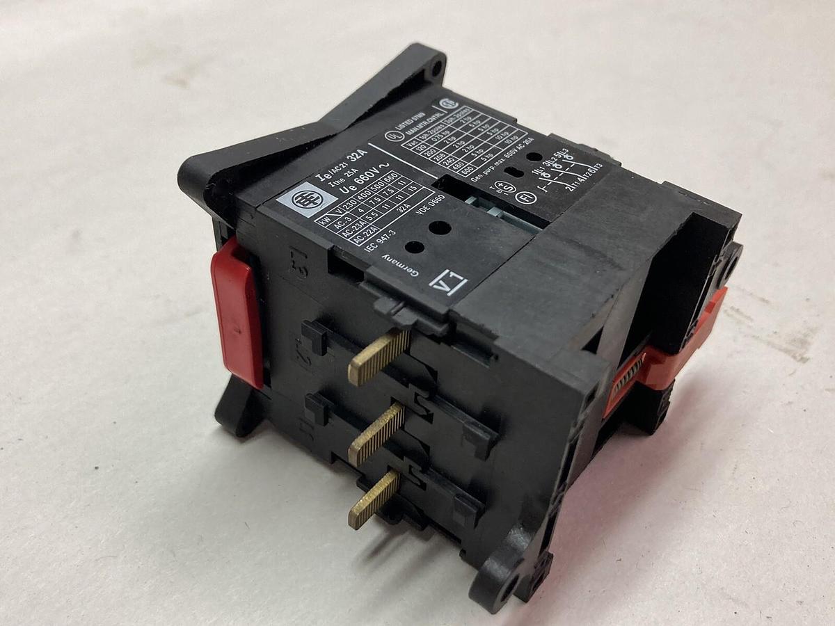 Schneider,AC-21A 32A,Contactor Base