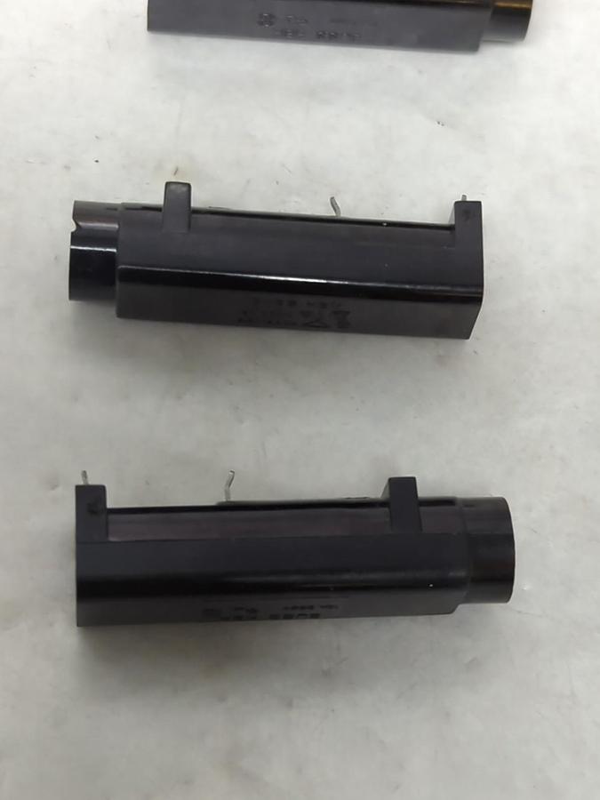 Used BUSS,HBH,FUSE HOLDER 6.3A 250V LOT OF 8 PRE-OWNED