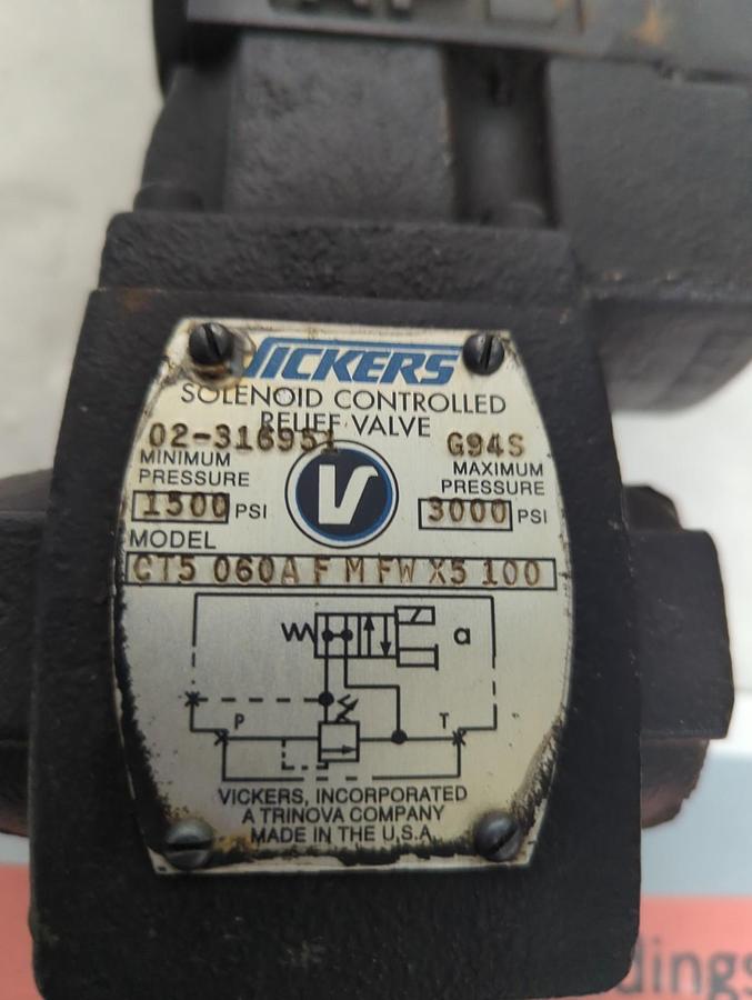 Used VICKERS,CT5 060A FM FW X5 100,CONTROL VALVE DGUV-3S-001-M-F-FW-X5-60 PRE-OWNED