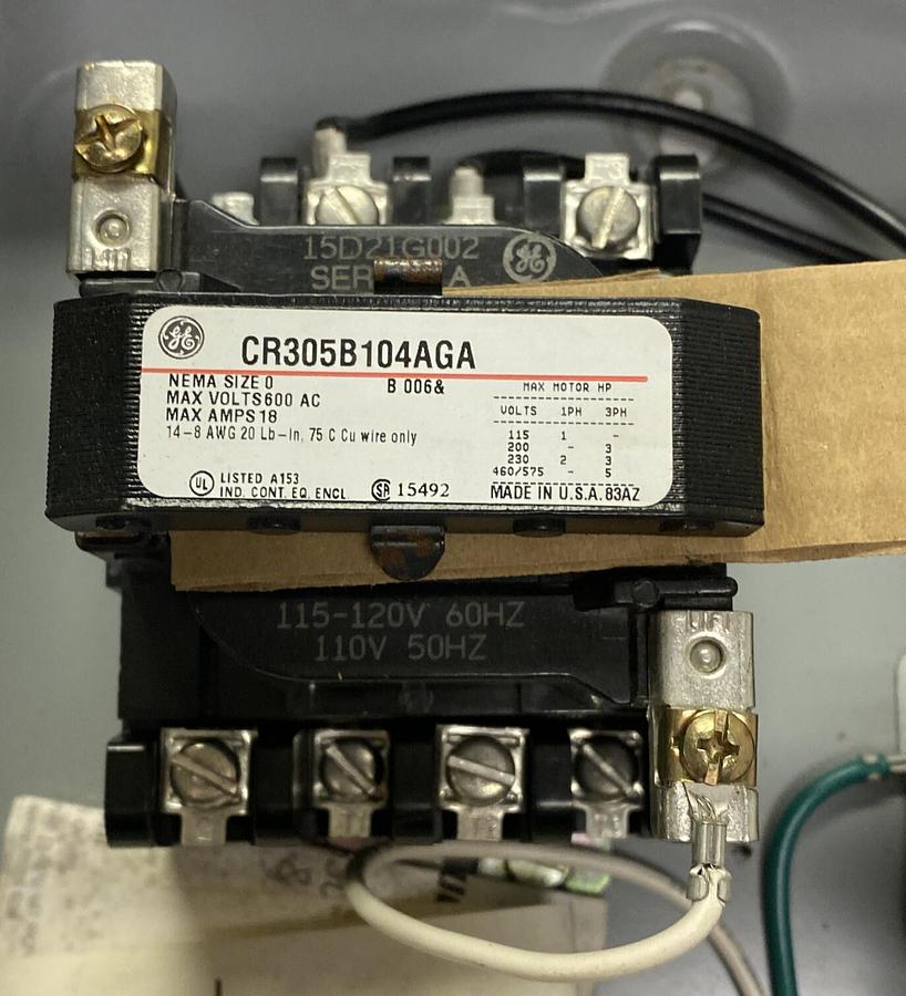 GENERAL ELECTRIC,CR305B104AGA, MAGNETIC CONTACTOR SIZE 0 W/ ENCLOSURE NEW NO BOX